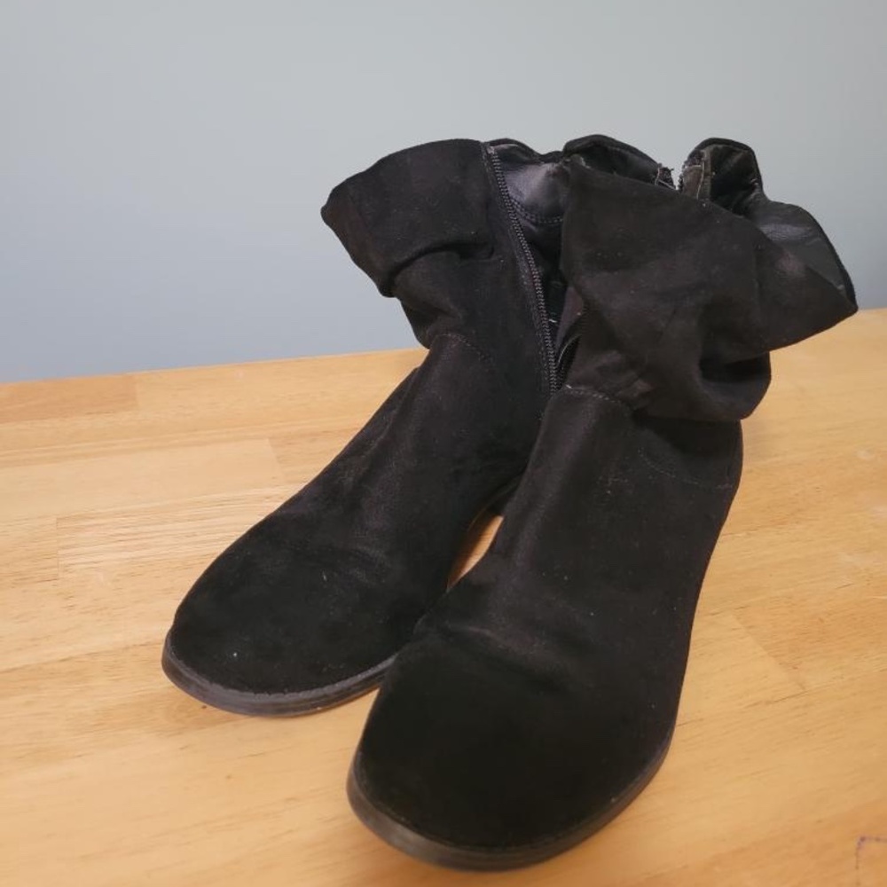Black boots